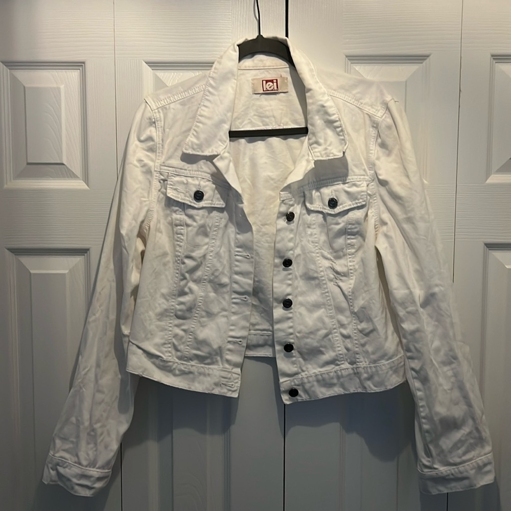 Jean jacket-distressed, white cropped jean jacket